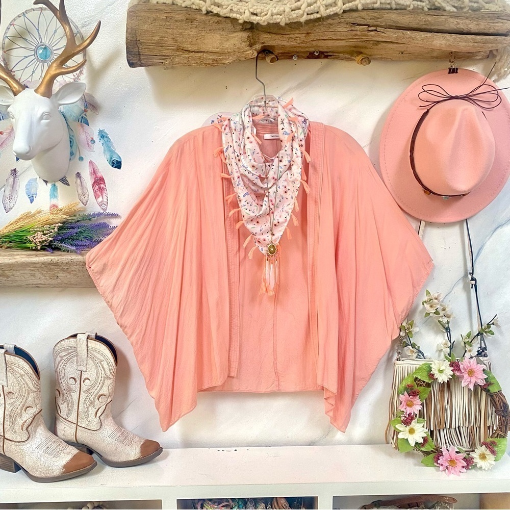 Marbleized Aritzia Talula coral breezy boho cape/cover up w beach summer vibe